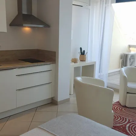 Quartier Naturiste Héliopolis E *