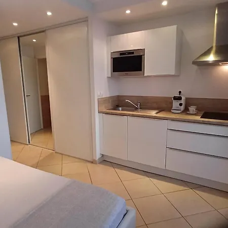 Le Cap D'agde Quartier Naturiste Heliopolis E Agde