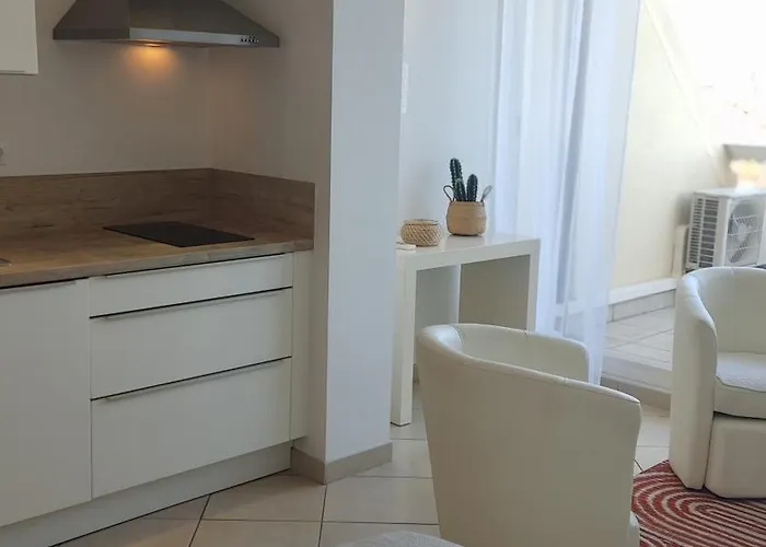 Quartier Naturiste Héliopolis E *